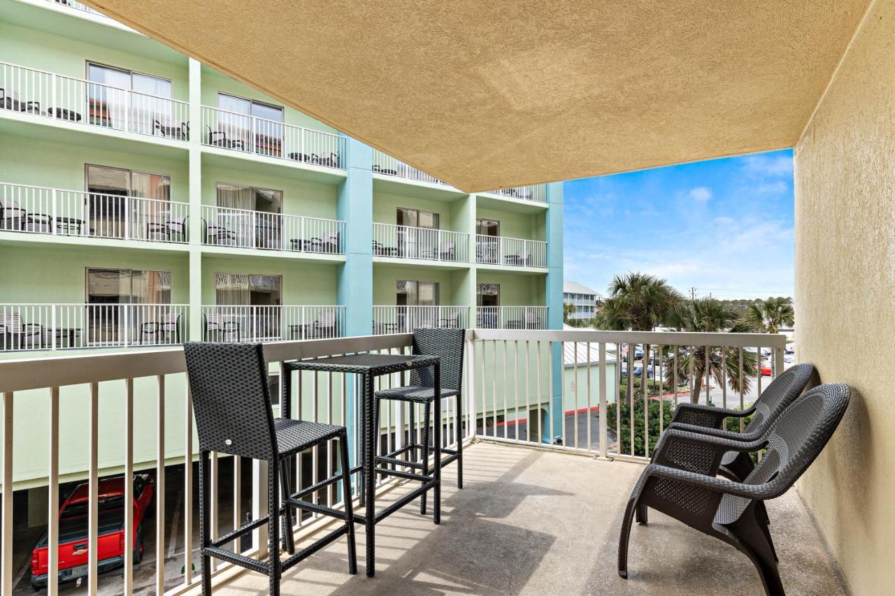 Harbor Place 206 *