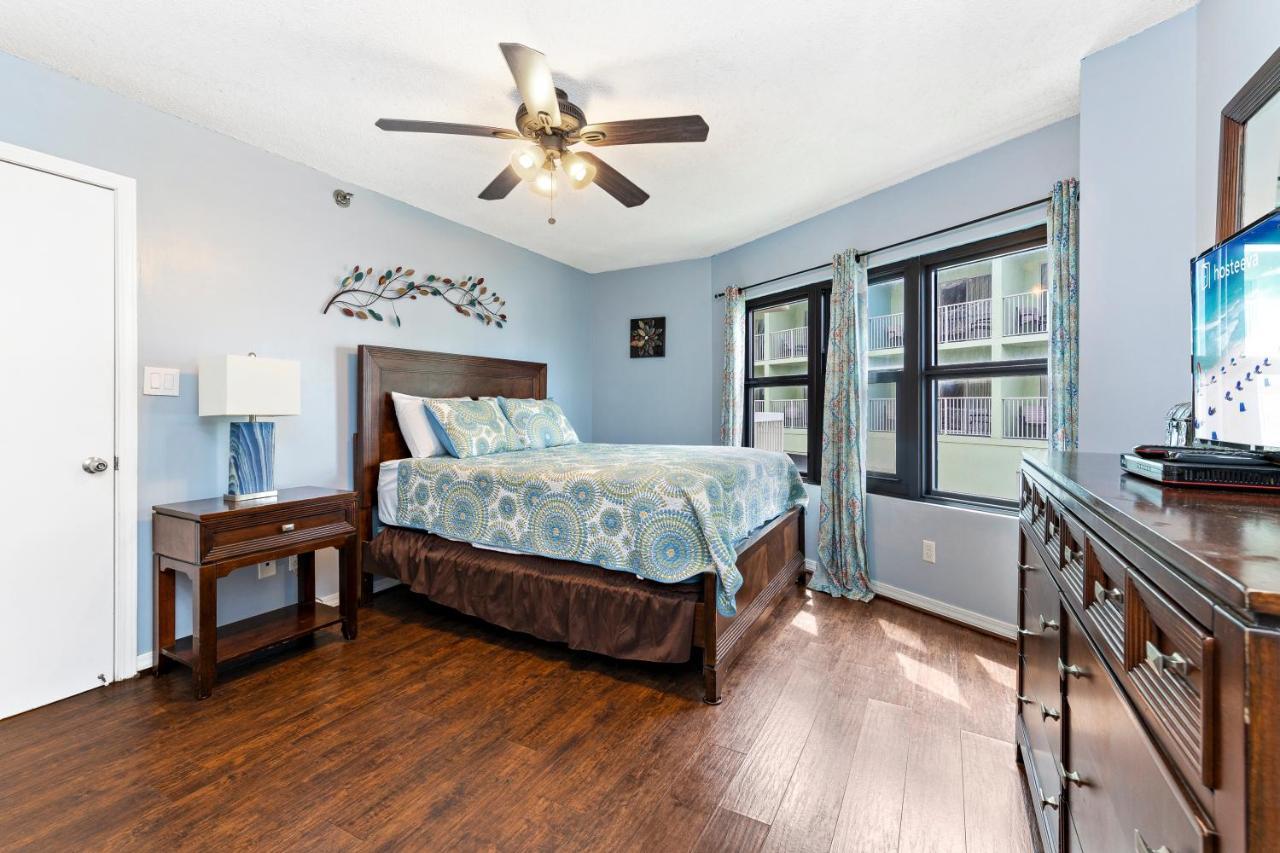 Harbor Place 206 *